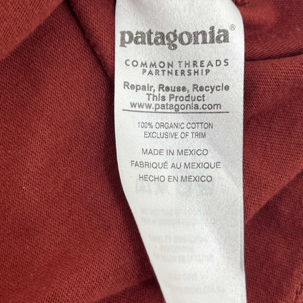 Patagonia Mens Size Large T-Shirt Burgundy Red Long Sleeve Logo‎ Regular Fit - Picture 4 of 9